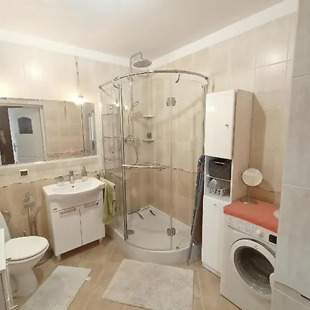 Na Srebrnej * אולז'טין